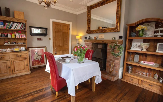 Treherne House & The Malvern Retreat