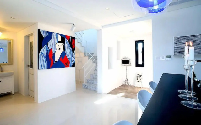 The Gallary