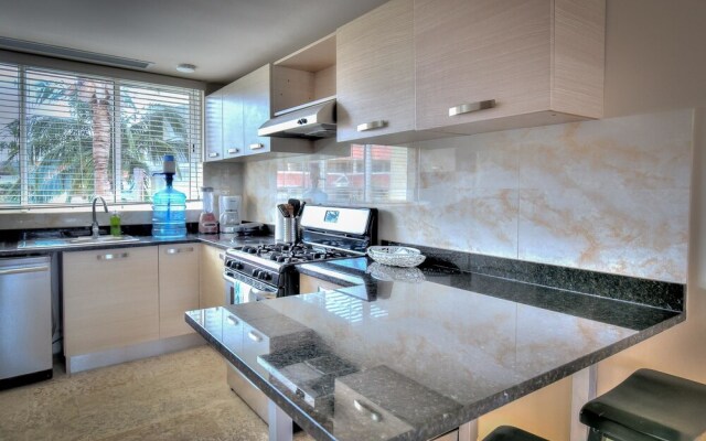 Beachfront Glamorous Apartment With Ocean Views