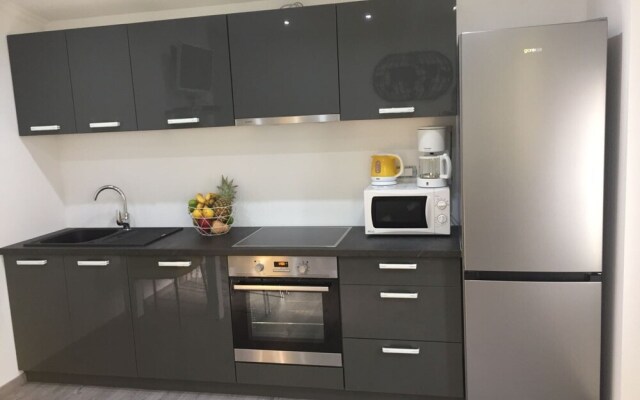 Sunflower-beautiful Modern Apt. w. Terrace&garden