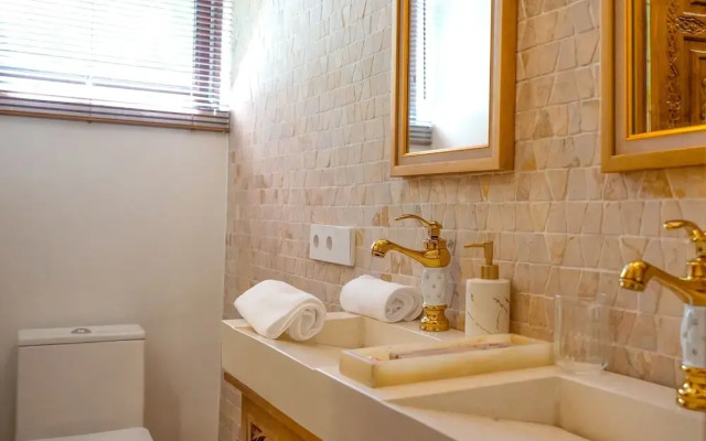 Luxurious Arakana Villa with Pool