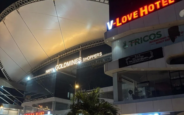 V Love Hotel