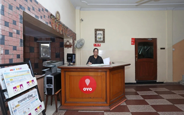 OYO Flagship 10282 Hotel Rishi