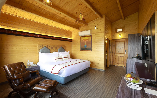 Justa Cliffend Resort & Spa, Mashobra