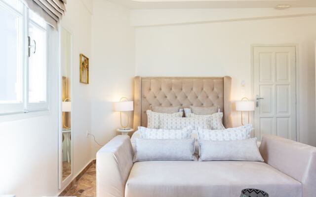 Pinelopi Beach Suites