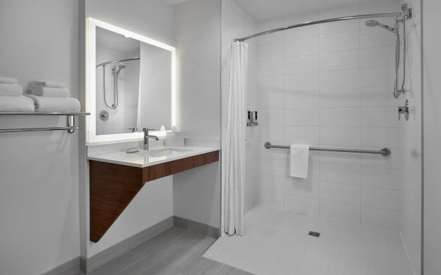 Four Points by Sheraton Edmonton West