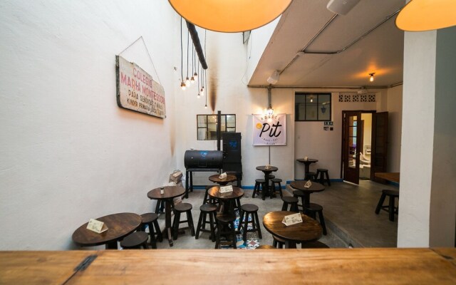 El Pit Hostel