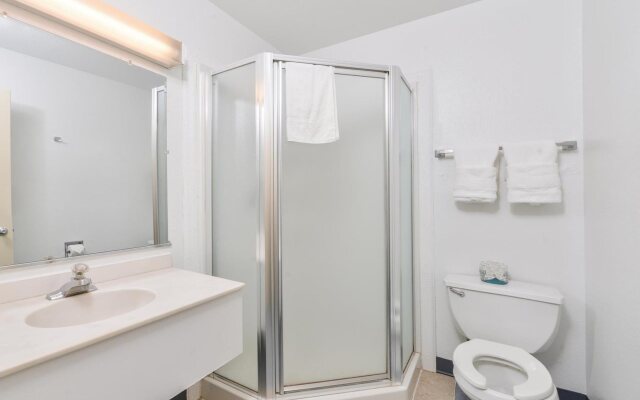 Days Inn by Wyndham New Philadelphia