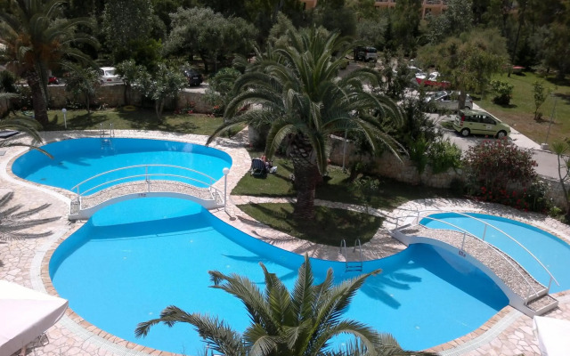 Three Stars Beach Hotel