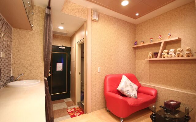 85 Childhood Suite