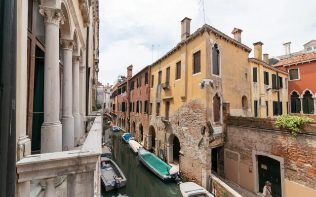 Venice Luxury Palace 3 by Wonderful Italy