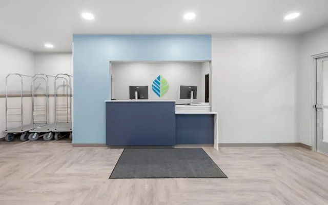 WoodSpring Suites Medford near I-5
