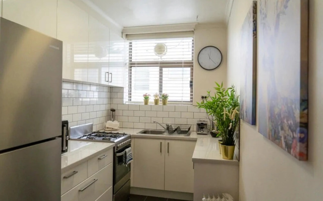 Comfortable New 1 Bedroom Apartment in St Klidas