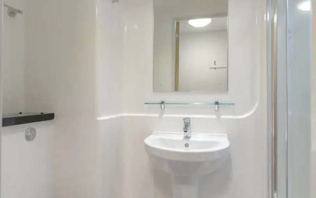 JOIVY Affordable Edinburgh - Adults only