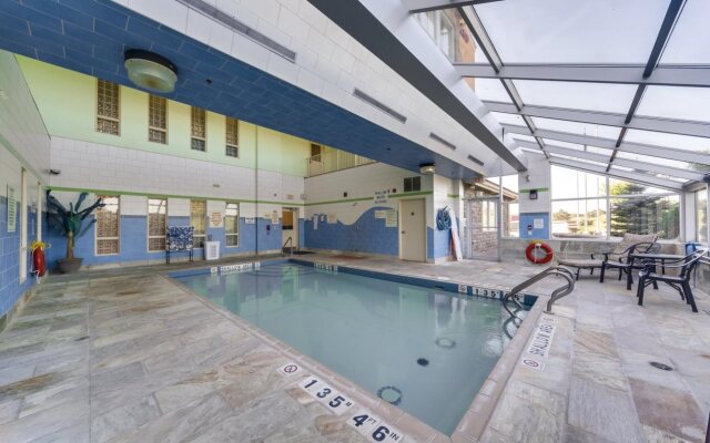 Monte Carlo Inn Barrie Suites