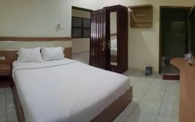 Halona Guest House