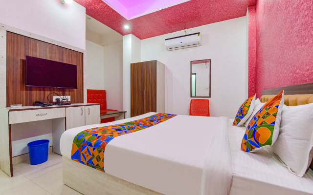 Fabhotel The Lotus