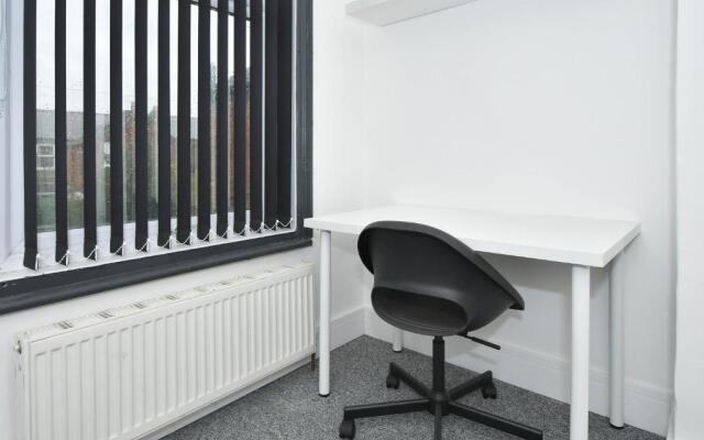 Townhouse @ 202 Walthall Street Crewe