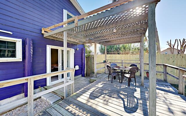 The Purple House - Four Bedroom Home