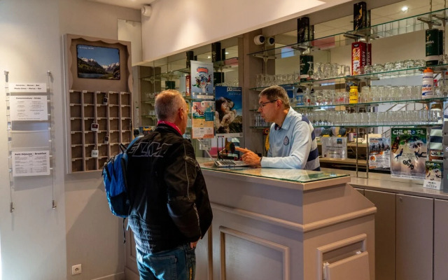Au Primerose Hotel