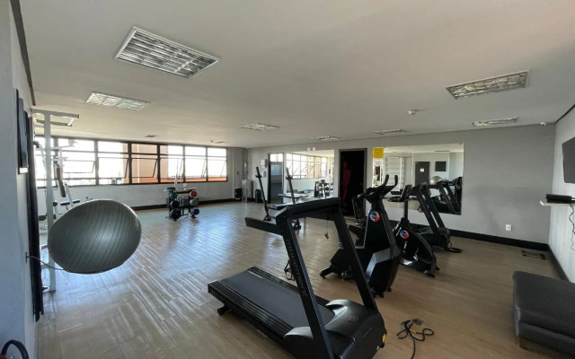 Apartamento encantador com piscina e garagem