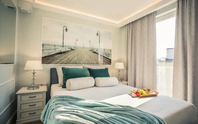 Sky and Sea Apartment by Renters