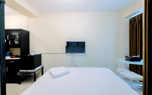 Comfy Studio Room at Tifolia Apartment
