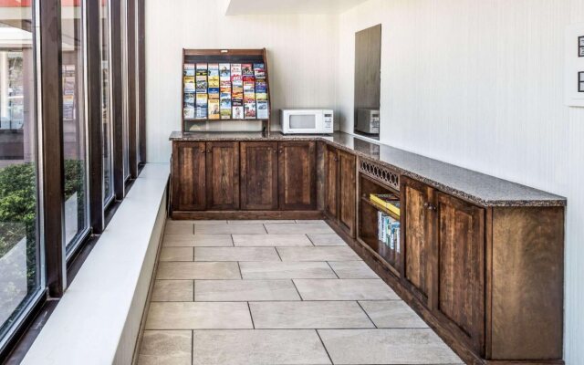 Howard Johnson Milford