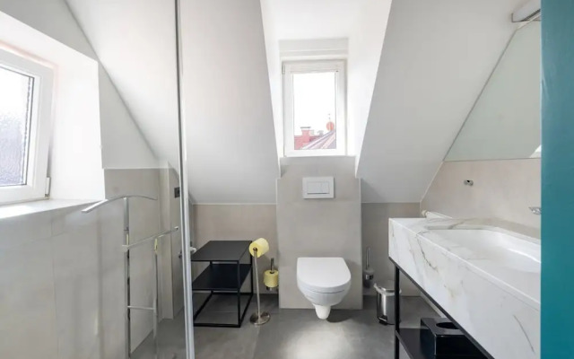 Roksoxhome Designer Boutique Apartment