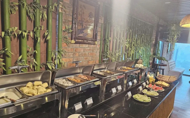 Kawasaki Noi Bai Airport Hotel