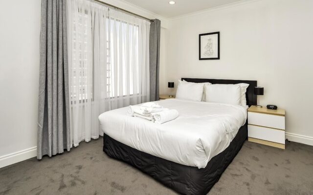 QV Design Inner City Apartment - 823