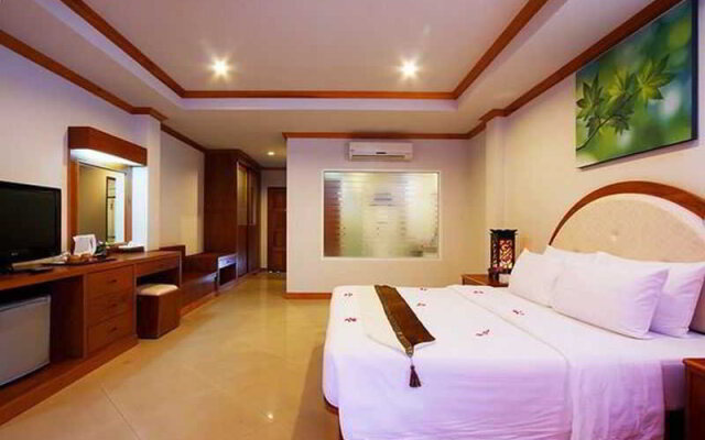 Absolute Beach Resort (Tri Trang Beach)