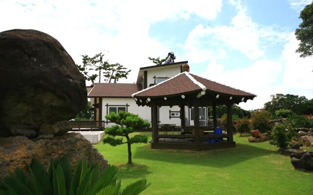Seogwipo White Castle Pension