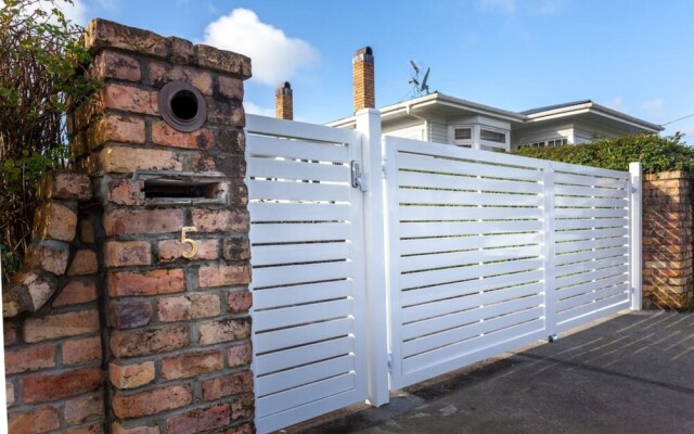 Sunny & Spacious Character Villa