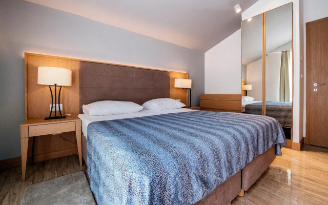 Apartments in Zaton Holiday Resort With Pool