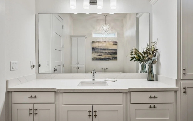 Tidewater 4 Bedroom Home by RedAwning