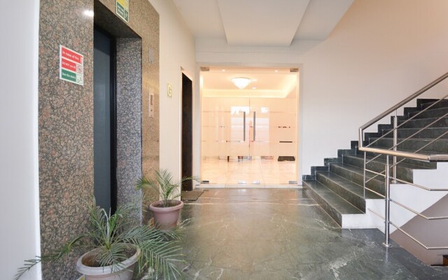 Capital O 37234 Reejas Inns N Suites