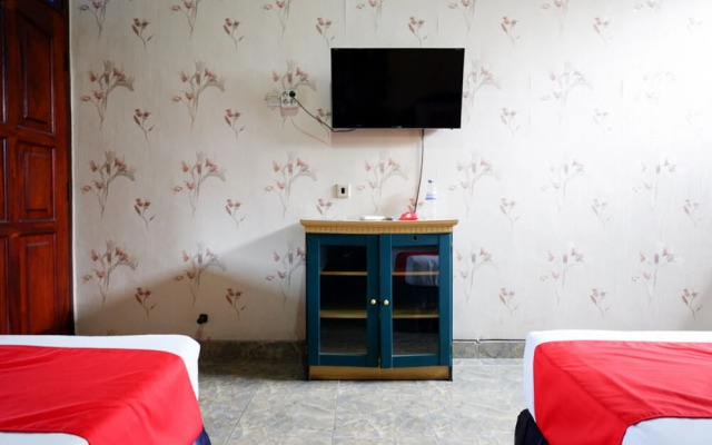 RedDoorz near Mayura Park Lombok 2