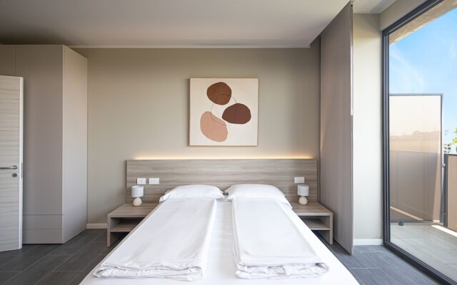 Virtual-Superior Apartments Milano Opera