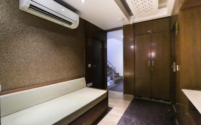 OYO 79456 Collection O Hotel Kyra