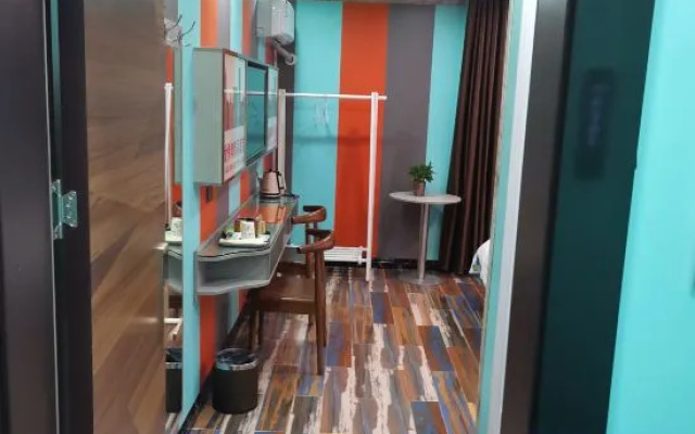 Guilin Lianhua Hotel (Guilin Department Store Xiangshan Park Branch)