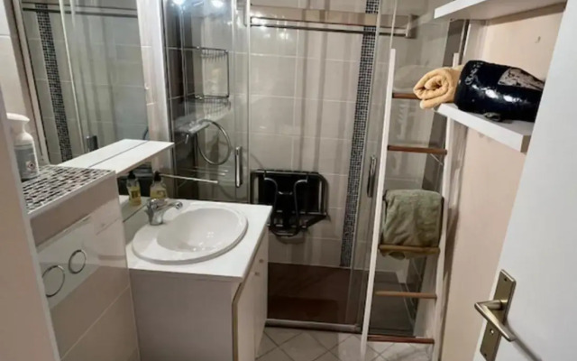 38m With Terrace And Veranda Beach Nearby