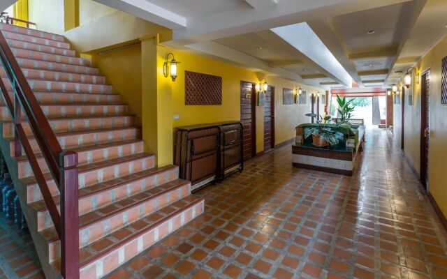 OYO Yellow Tique Hotel