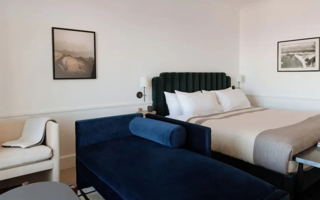 Longfellow Hotel