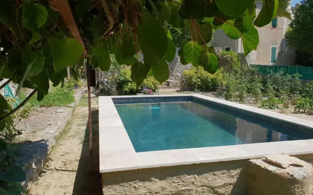 Charming Provencal Holiday Home With Garden