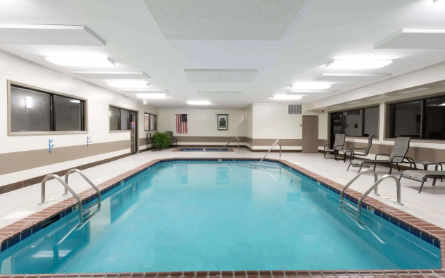 Comfort Inn Huntington near University area