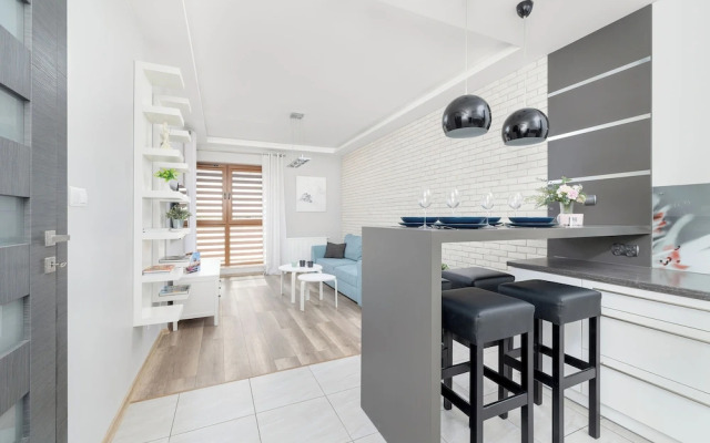 Cracow Apartment With Terrace by Renters