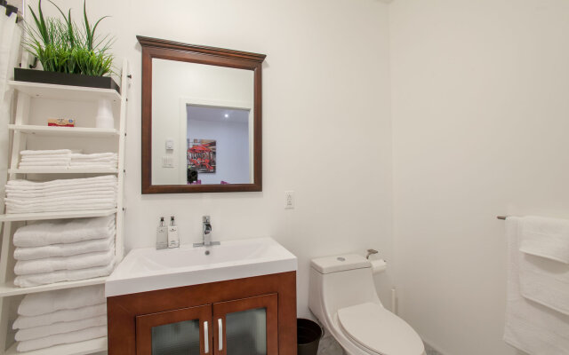 LMVR - LuxApt 3 - 7 bedrooms 2 bathrooms