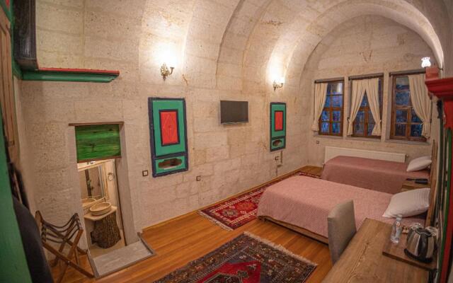 Pietra Cave Suites