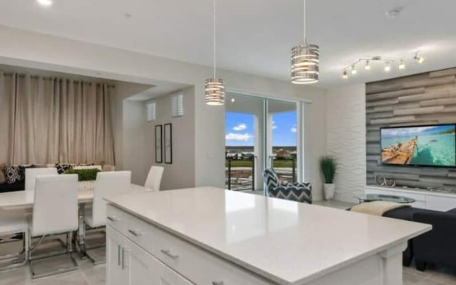 3120 Unit 406 Stunning 2B Apartment